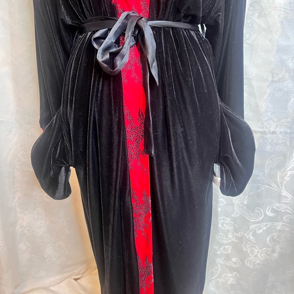 SzL/XL, Fredericks of Hollywood, vintage, black and red, Asian inspired robe. - Picture 6 of 10